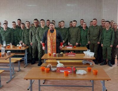 Настоятель храма святых Бориса и Глеба посетил военнослужащих накануне Пасхи